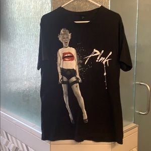 PINK, TRUTH ABOUT LOVE   VINTAGE CONCERT T SHIRT